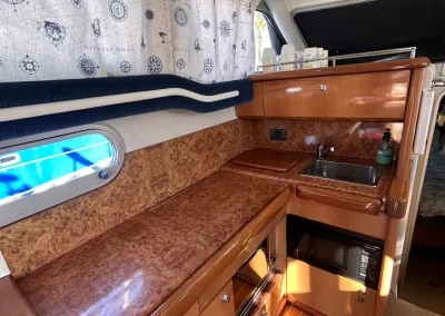 Sealine F33 interior