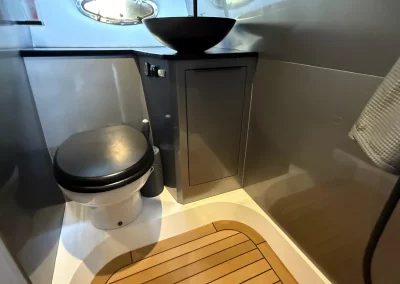 Sunseeker Martinique 36 baño