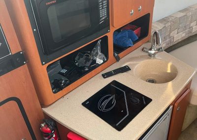 Crownline 270 CR cocina